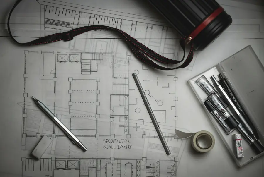 رسومات معمارية مع أدوات صياغة